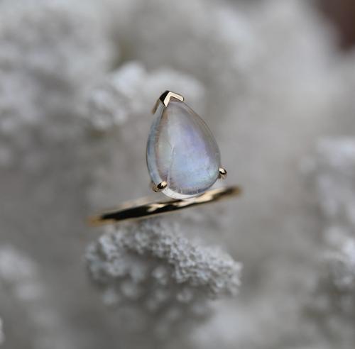 Nangi fine jewelry - white moonstone ring in yellow gold