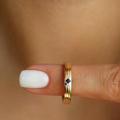Nangi fine jewelry - blue ring in yellow gold