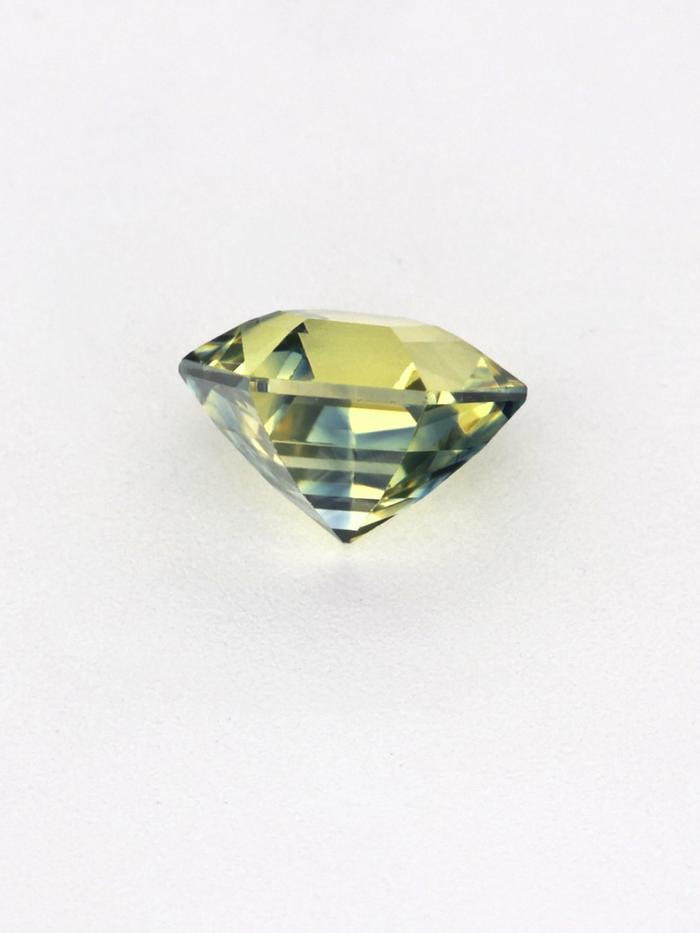 Nangi fine jewelry - yellow gemstone in gold
