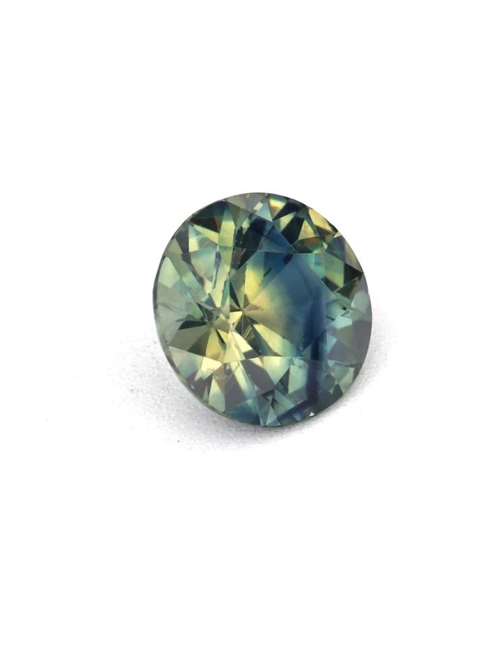 Nangi fine jewelry - green gemstone in gold