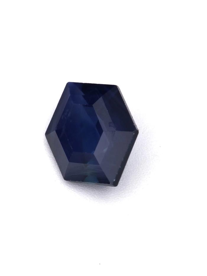 Nangi fine jewelry - blue gemstone in gold
