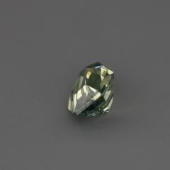 Nangi fine jewelry - green gemstone in gold