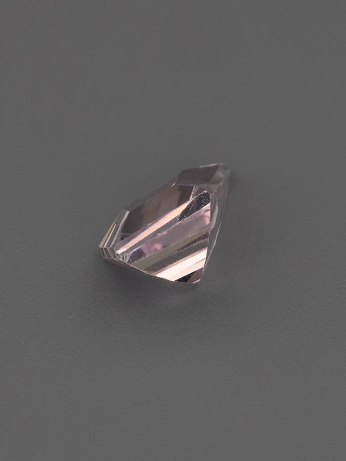Nangi fine jewelry - pink gemstone in gold