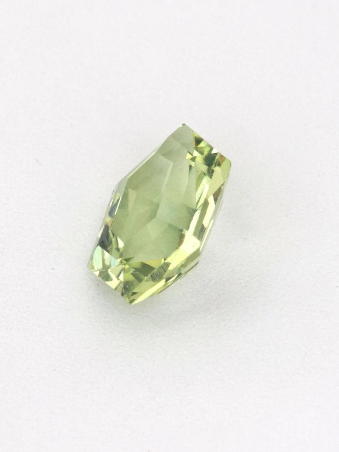 Nangi fine jewelry - green gemstone in gold