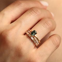 Nangi fine jewelry - green ring in yellow gold