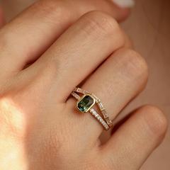Nangi fine jewelry - green sapphire ring in yellow gold