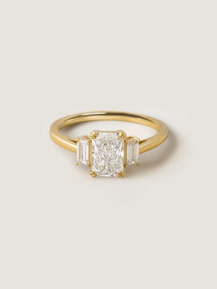 Nangi fine jewelry - white ring in gold