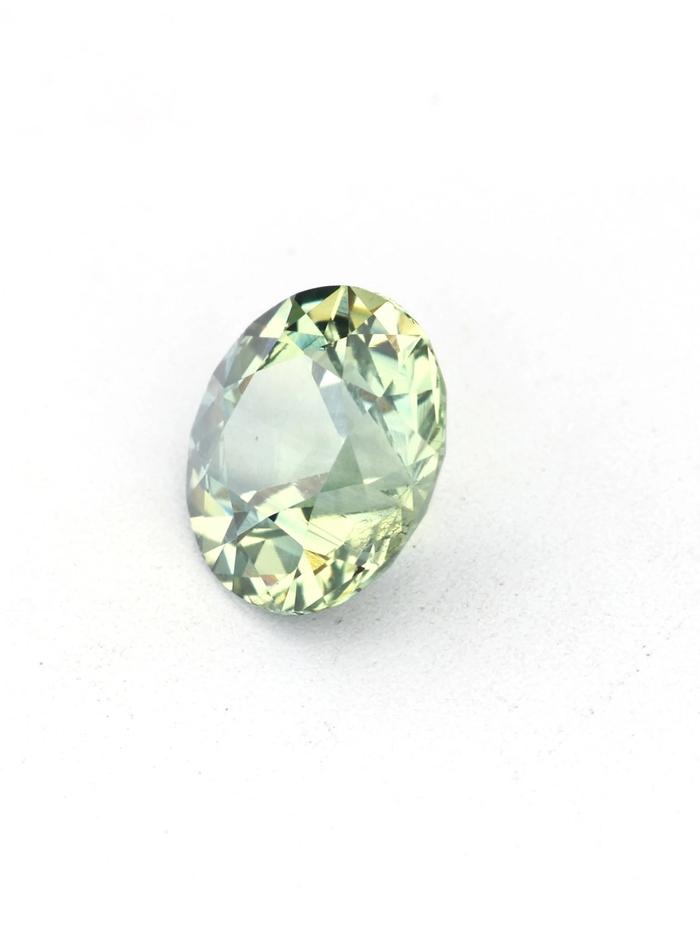 Nangi fine jewelry - green gemstone in gold