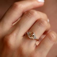 Nangi fine jewelry - orange ring in yellow gold