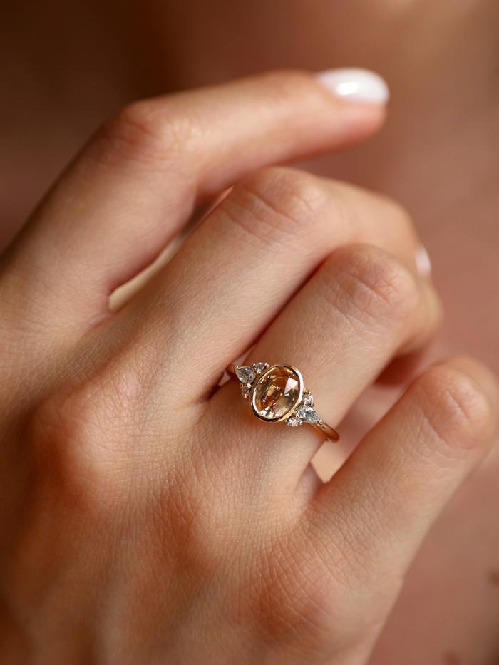 Nangi fine jewelry - orange ring in yellow gold