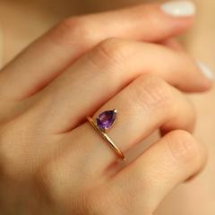 Nangi fine jewelry - purple amethyst ring in yellow gold