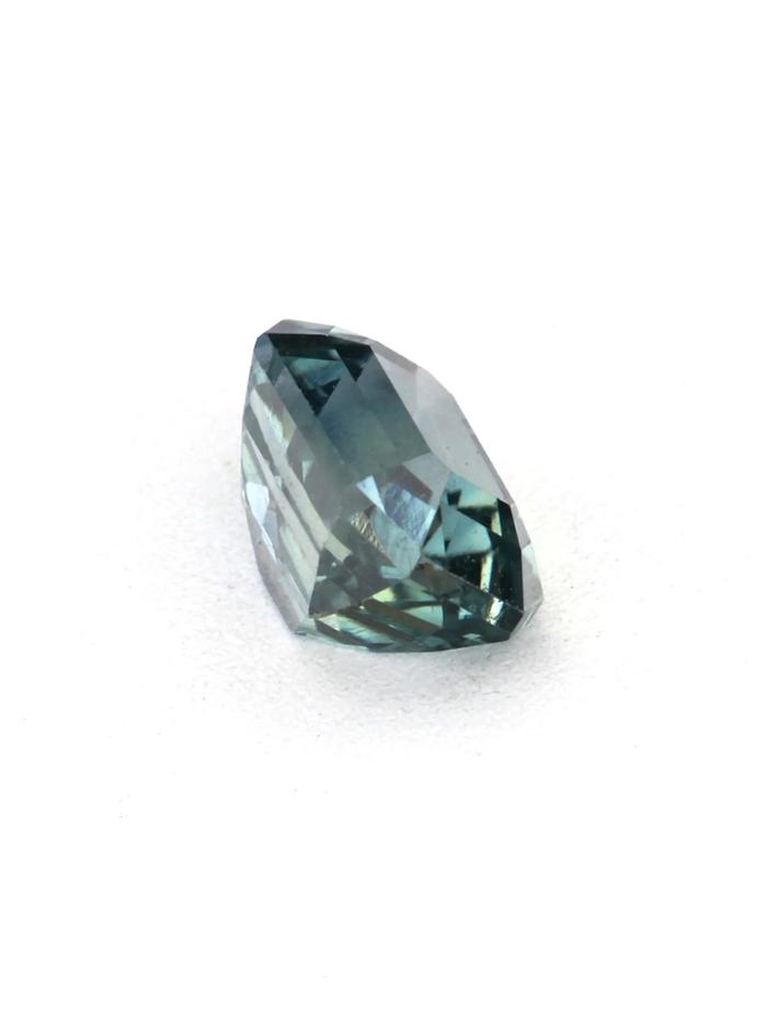 Nangi fine jewelry - teal / Peacock sapphire gemstone in gold