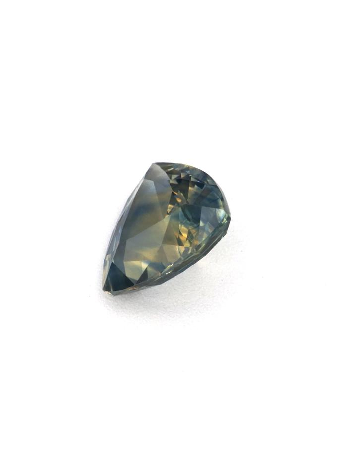 Nangi fine jewelry - blue gemstone in gold