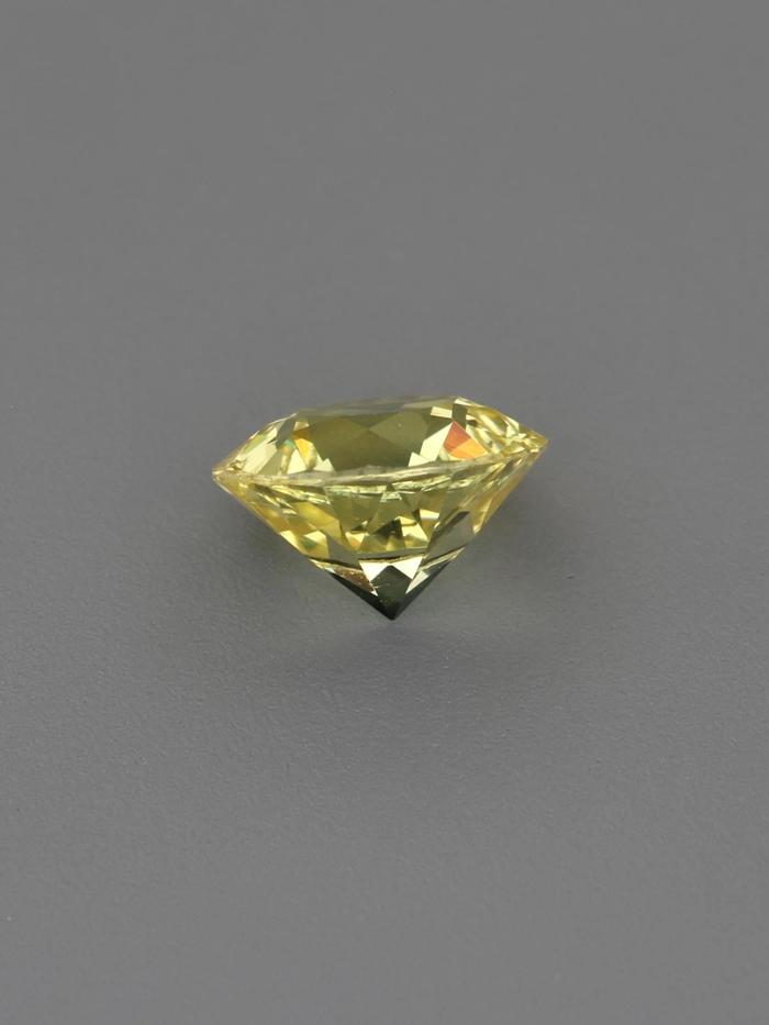 Nangi fine jewelry - yellow gemstone in gold