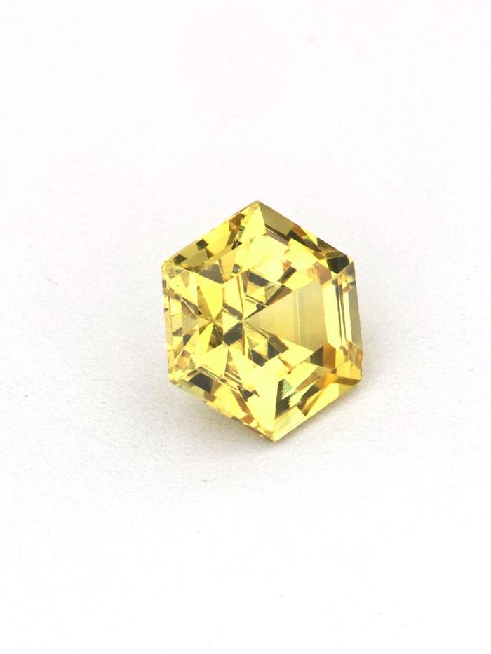 Nangi fine jewelry - yellow gemstone in gold