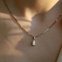 Nangi fine jewelry - white lab-grown diamond pendant in yellow gold