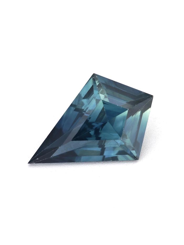 Nangi fine jewelry - blue gemstone in gold