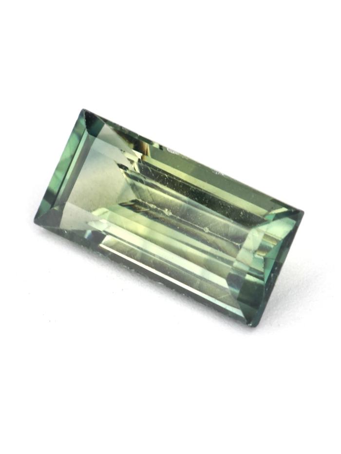 Nangi fine jewelry - green sapphire gemstone in gold