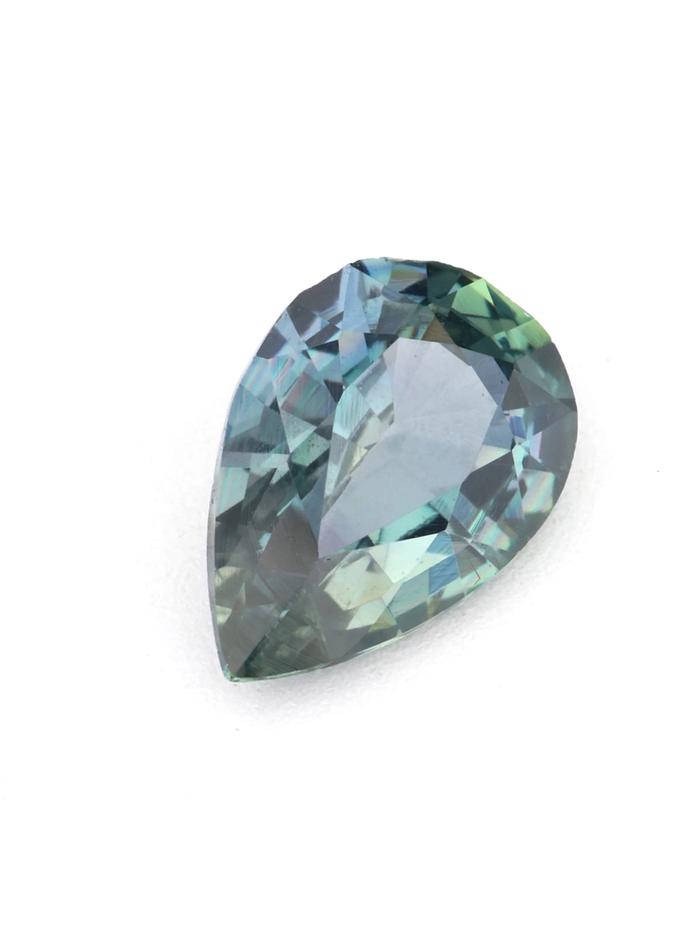 Nangi fine jewelry - teal / Peacock sapphire gemstone in gold