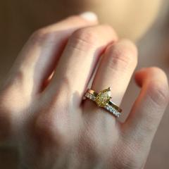 Nangi fine jewelry - champagne lab-grown diamond ring in yellow gold