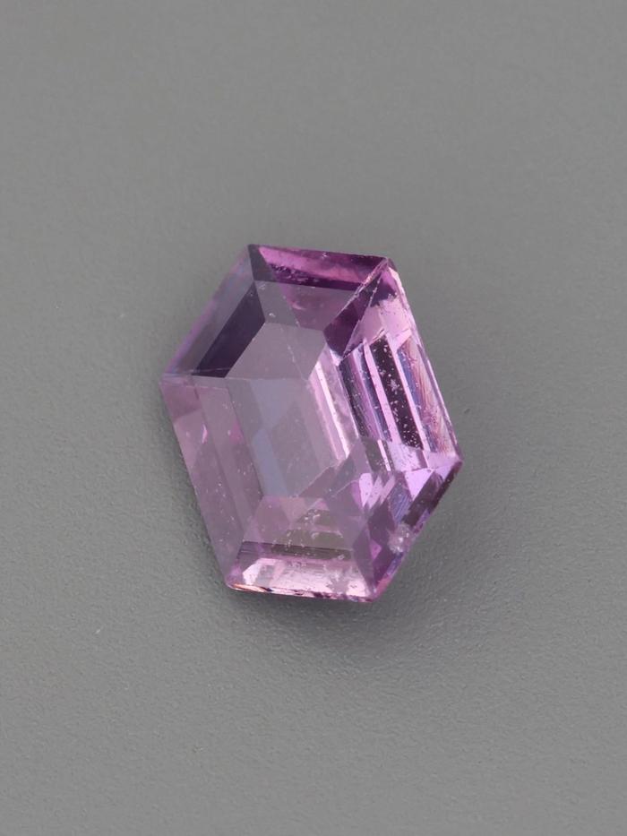 Nangi fine jewelry - pink sapphire gemstone in gold