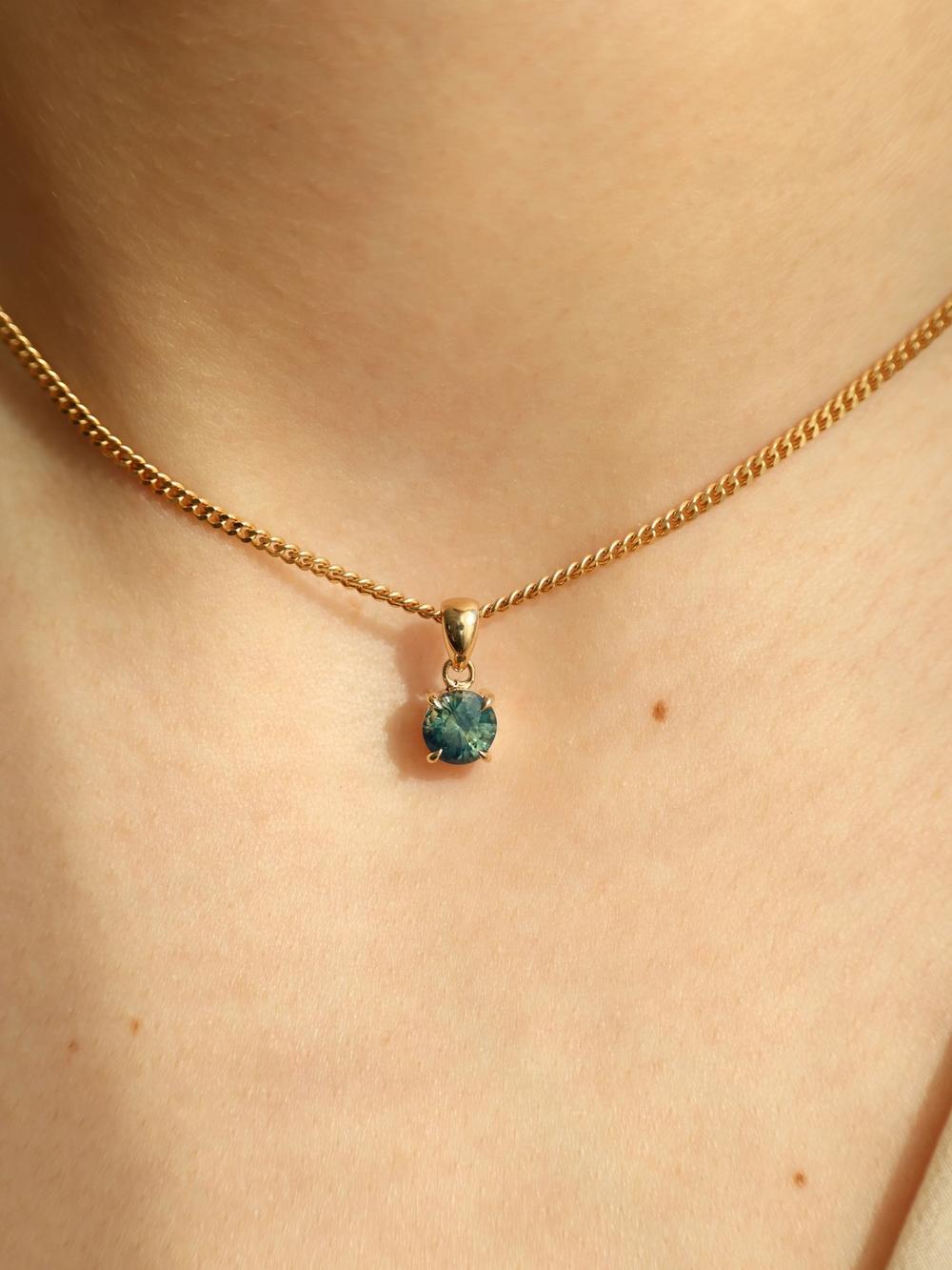  Teal Peacock Round Sapphire Pendant