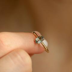 Nangi fine jewelry - grey ring in yellow gold