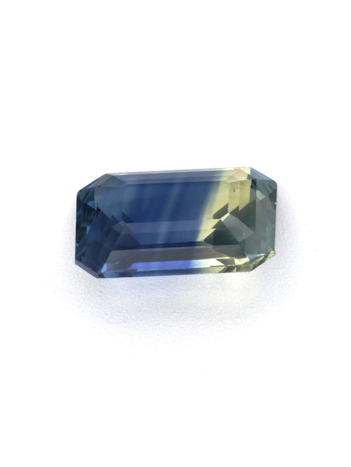 Nangi fine jewelry - blue gemstone in gold