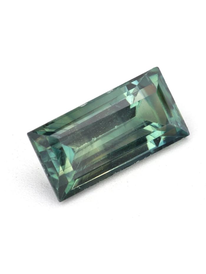 Nangi fine jewelry - green sapphire gemstone in gold