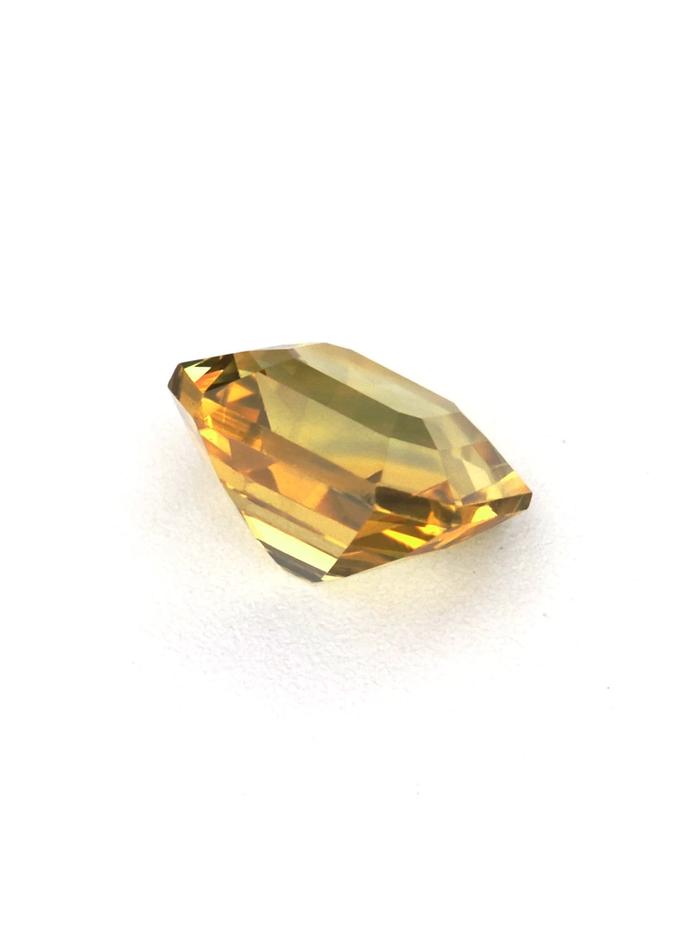 Nangi fine jewelry - yellow gemstone in gold