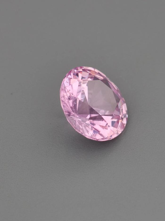 Nangi fine jewelry - pink gemstone in gold