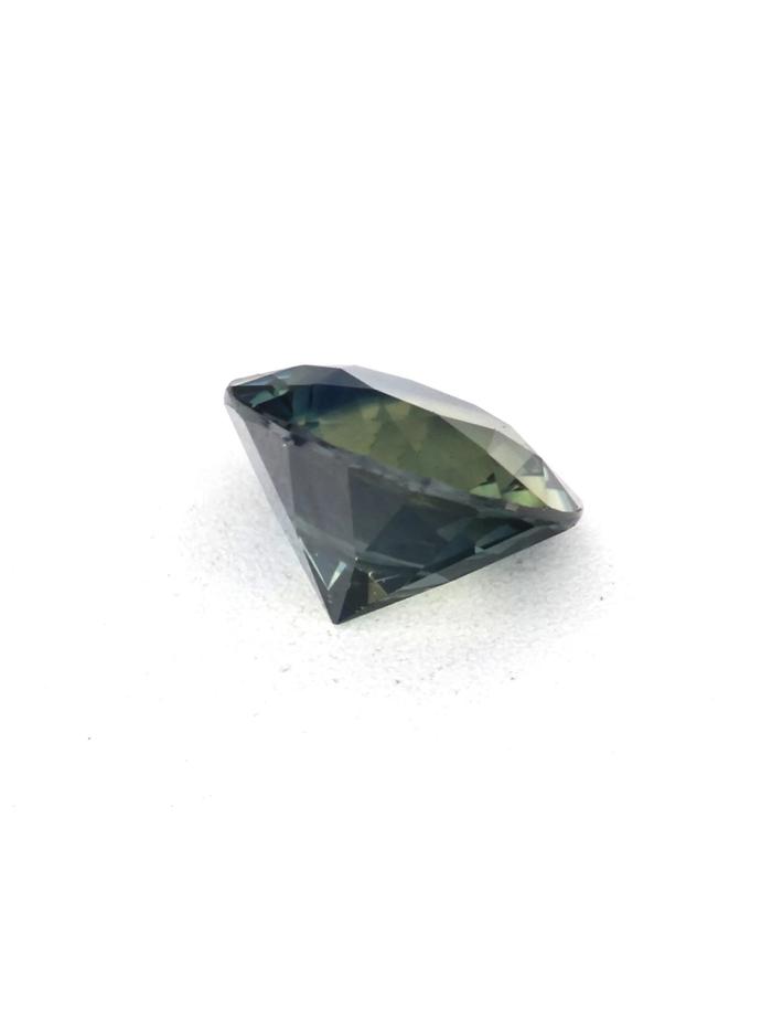 Nangi fine jewelry - green gemstone in gold