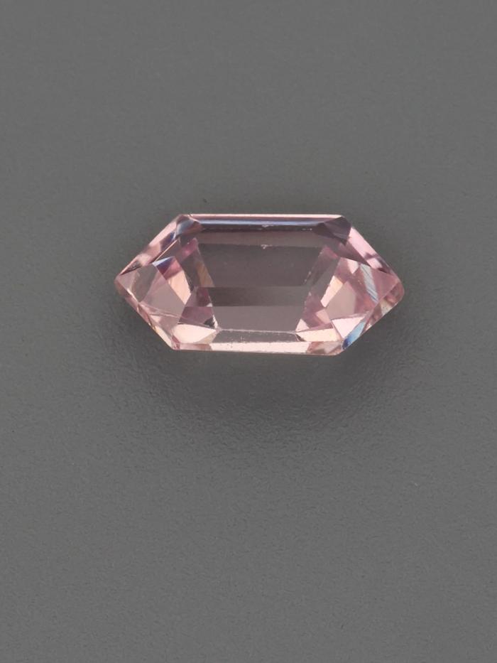 Nangi fine jewelry - pink gemstone in gold