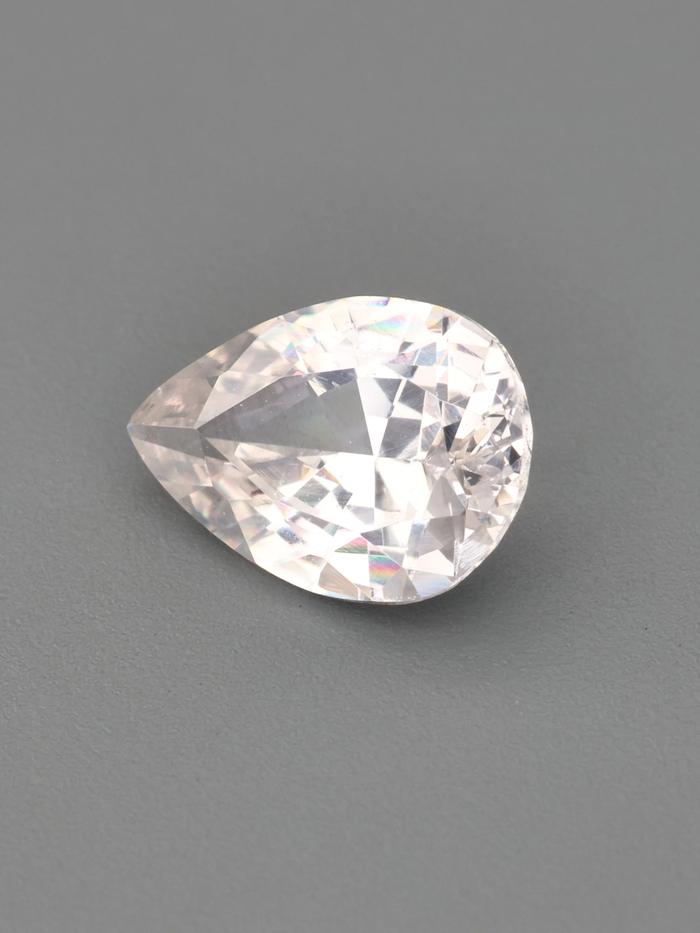 Nangi fine jewelry - champagne gemstone in gold