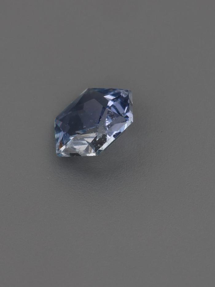 Nangi fine jewelry - blue gemstone in gold