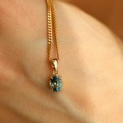 Nangi fine jewelry - teal / Peacock pendant in yellow gold