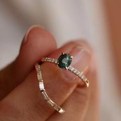 Nangi fine jewelry - teal / Peacock sapphire ring in yellow gold