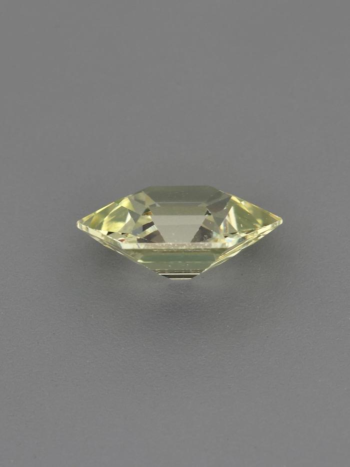Nangi fine jewelry - champagne sapphire gemstone in gold