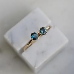 Nangi fine jewelry - grey sapphire ring in yellow gold