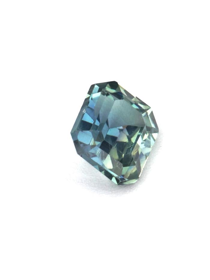 Nangi fine jewelry - teal / Peacock gemstone in gold