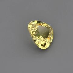Nangi fine jewelry - yellow gemstone in gold