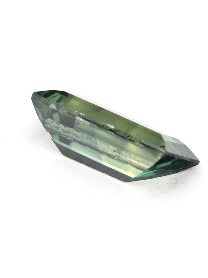 Nangi fine jewelry - green sapphire gemstone in gold