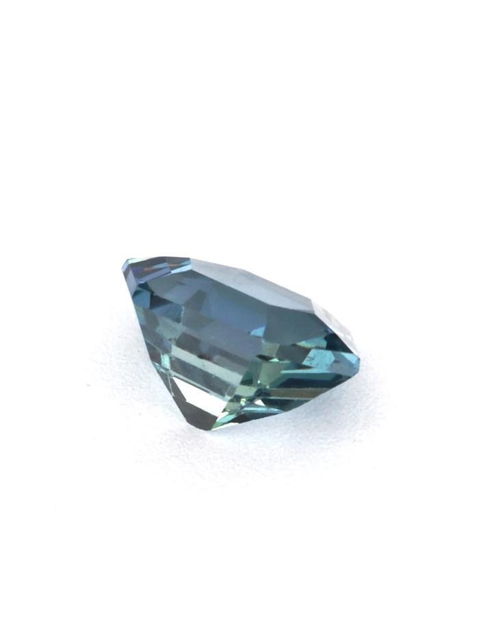 Nangi fine jewelry - blue gemstone in gold