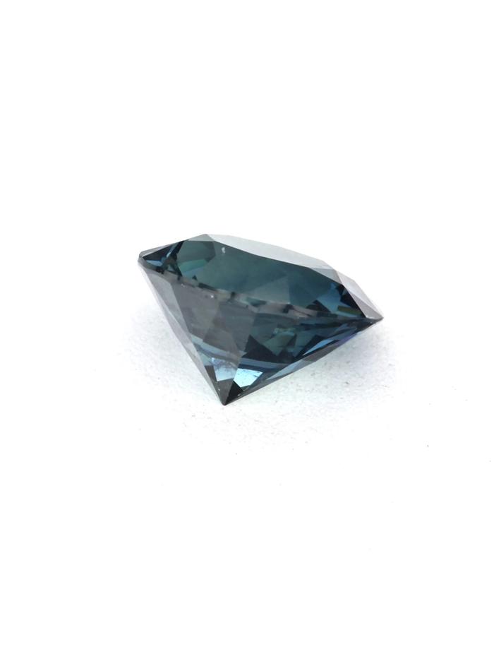 Nangi fine jewelry - blue sapphire gemstone in gold