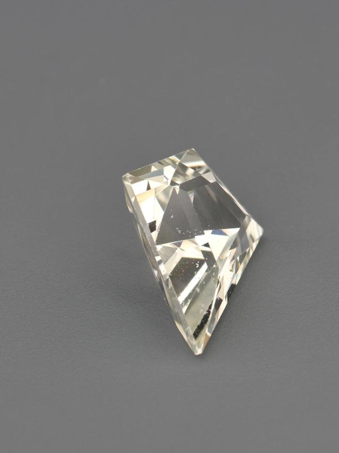 Nangi fine jewelry - champagne sapphire gemstone in gold