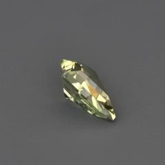 Nangi fine jewelry - green gemstone in gold
