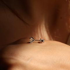 Nangi fine jewelry - white lab-grown diamond earring in gold