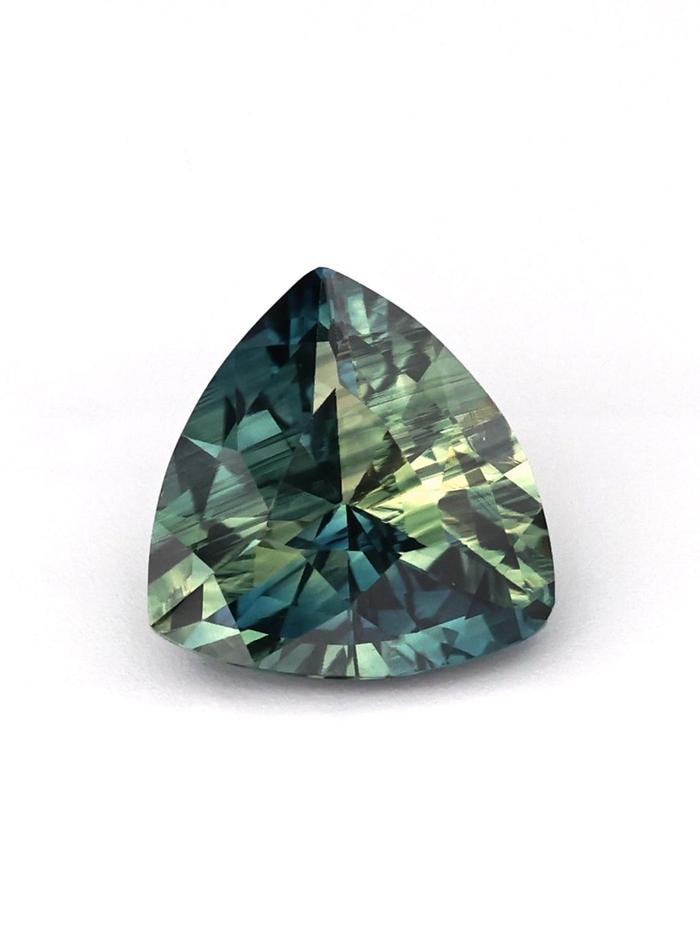 Nangi fine jewelry - teal / Peacock sapphire gemstone in gold