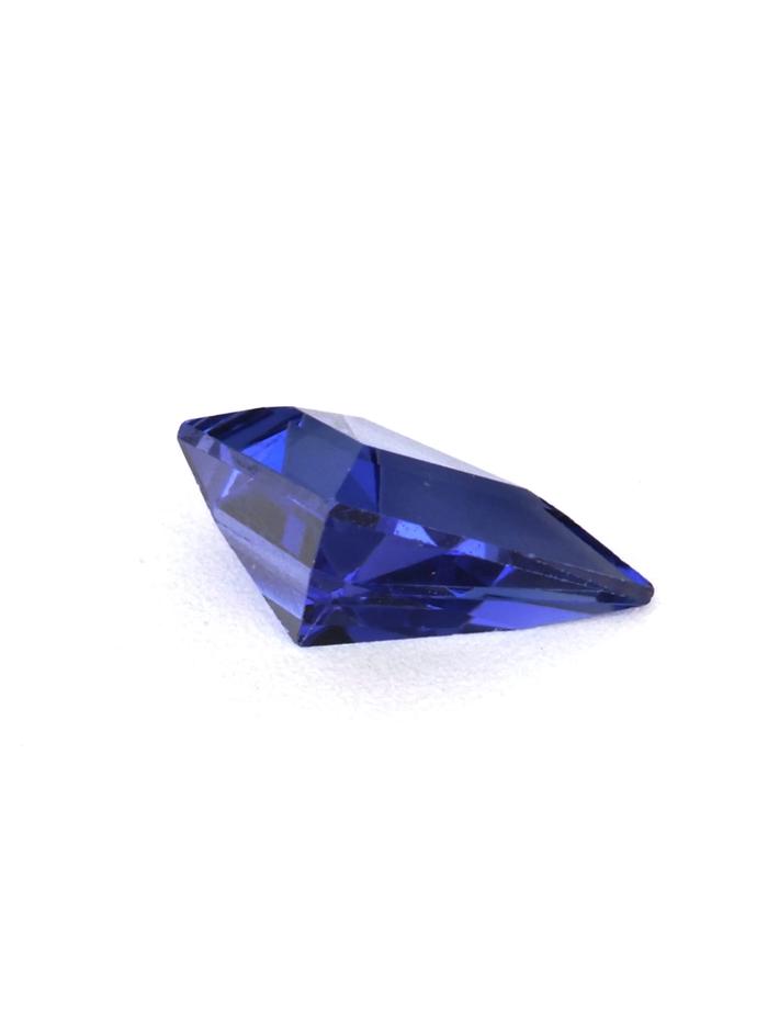 Nangi fine jewelry - blue gemstone in gold