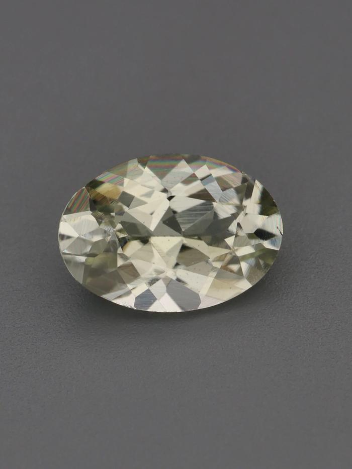 Nangi fine jewelry - green gemstone in gold